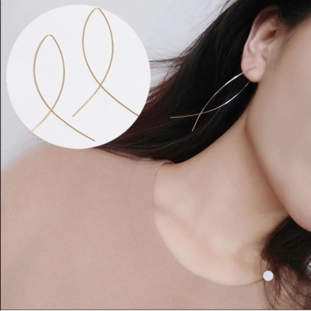 Gold Tone Minimalist Hoop earrings - Picture 2 of 5